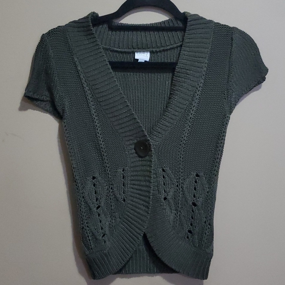 Suzy shier single button sweater size small